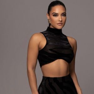 Noir never phased crop top